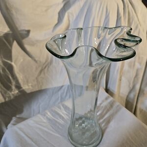Elegant Glass Vase - Clear